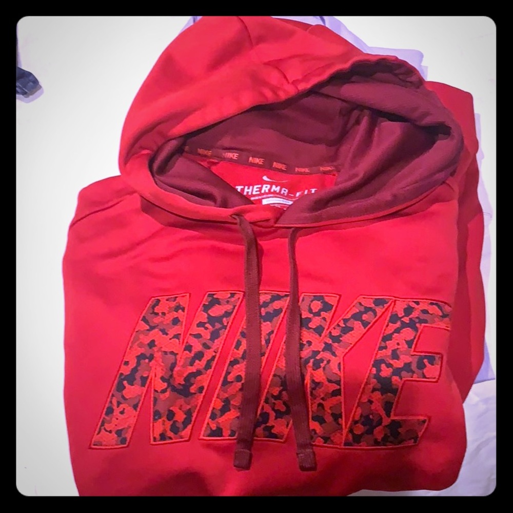 Youth Nike thermal fit hooded sweater